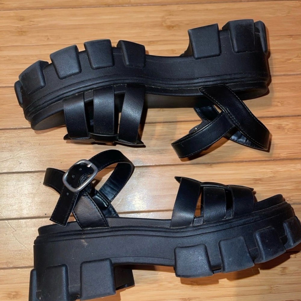 Wild Fable Women's Black Platform Avril Fisherman Chunky Sandal - Picture 2 of 6